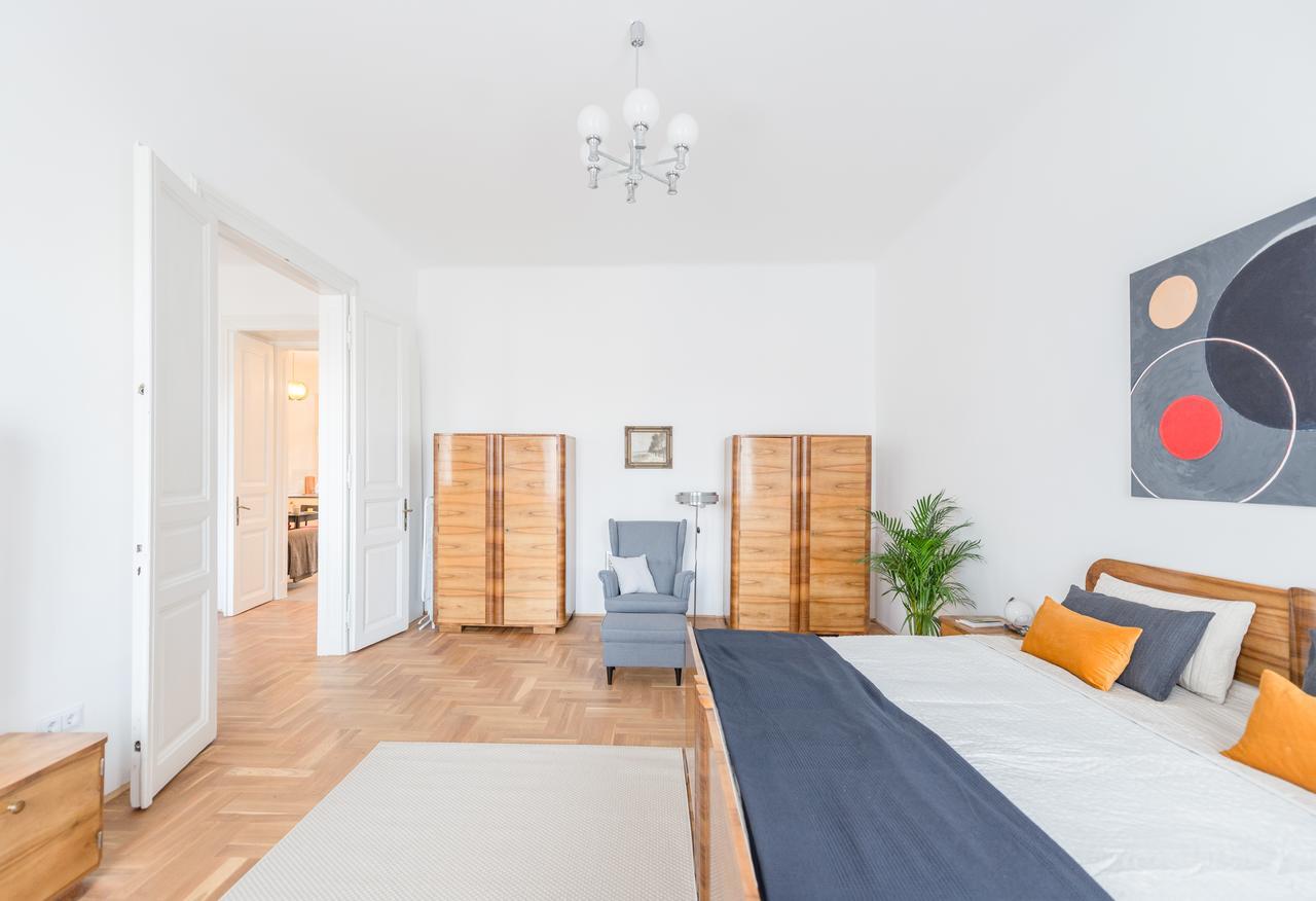 Modern Bauhaus Apartment Budapest Bagian luar foto